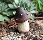 Houbička 6 cm, tmavě hnědá 