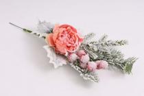 Zasněžená růžová růže s větvičkou, 29 cm 