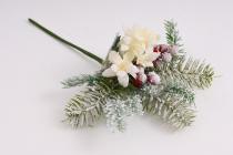 Zasněžená větvička s květy a bobulemi 35 cm, bílá 
