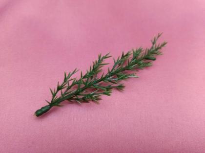 umela-vetvicka-thuje-105-cm_11506_31681.jpg